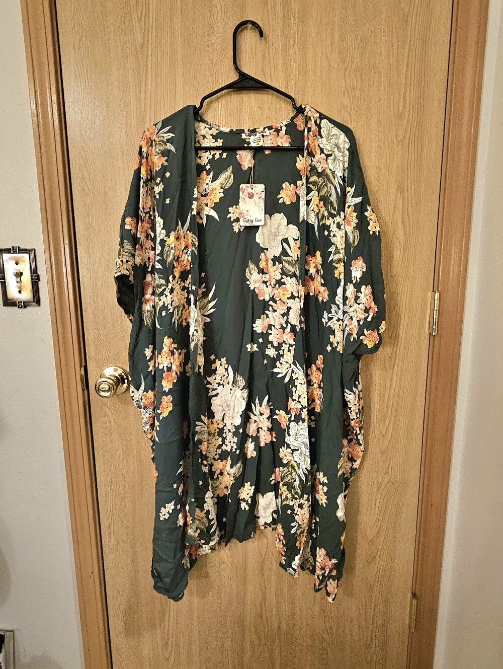 Gypsy Love Kimono - Dark Green with Peach and Cream Flowers